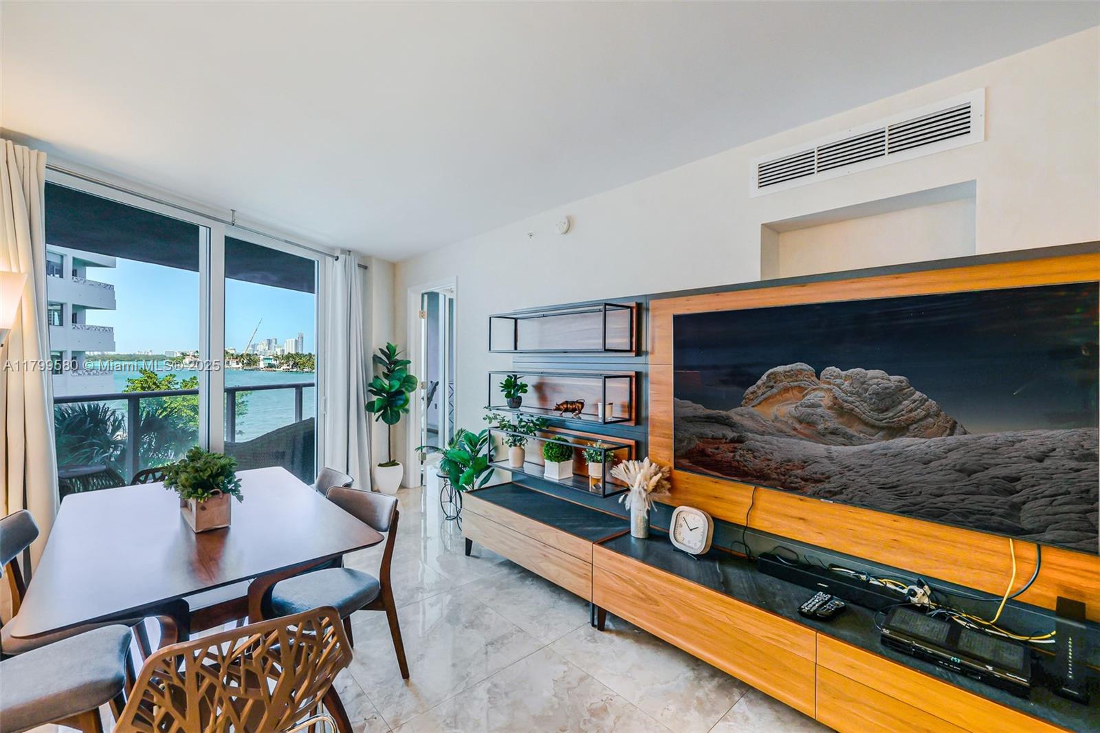 BAY HARBOUR ISLAND - Residential