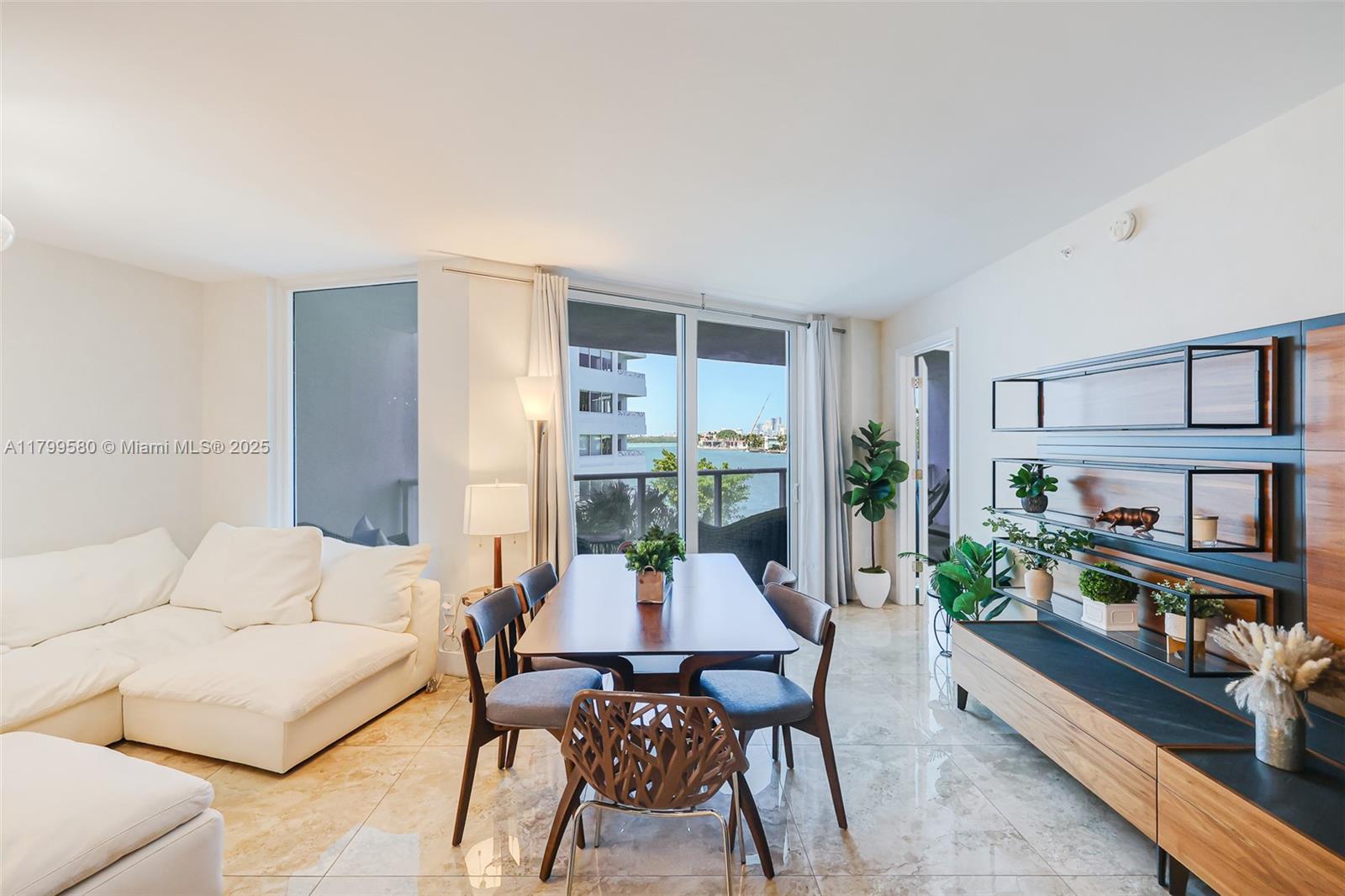 BAY HARBOUR ISLAND - Residential