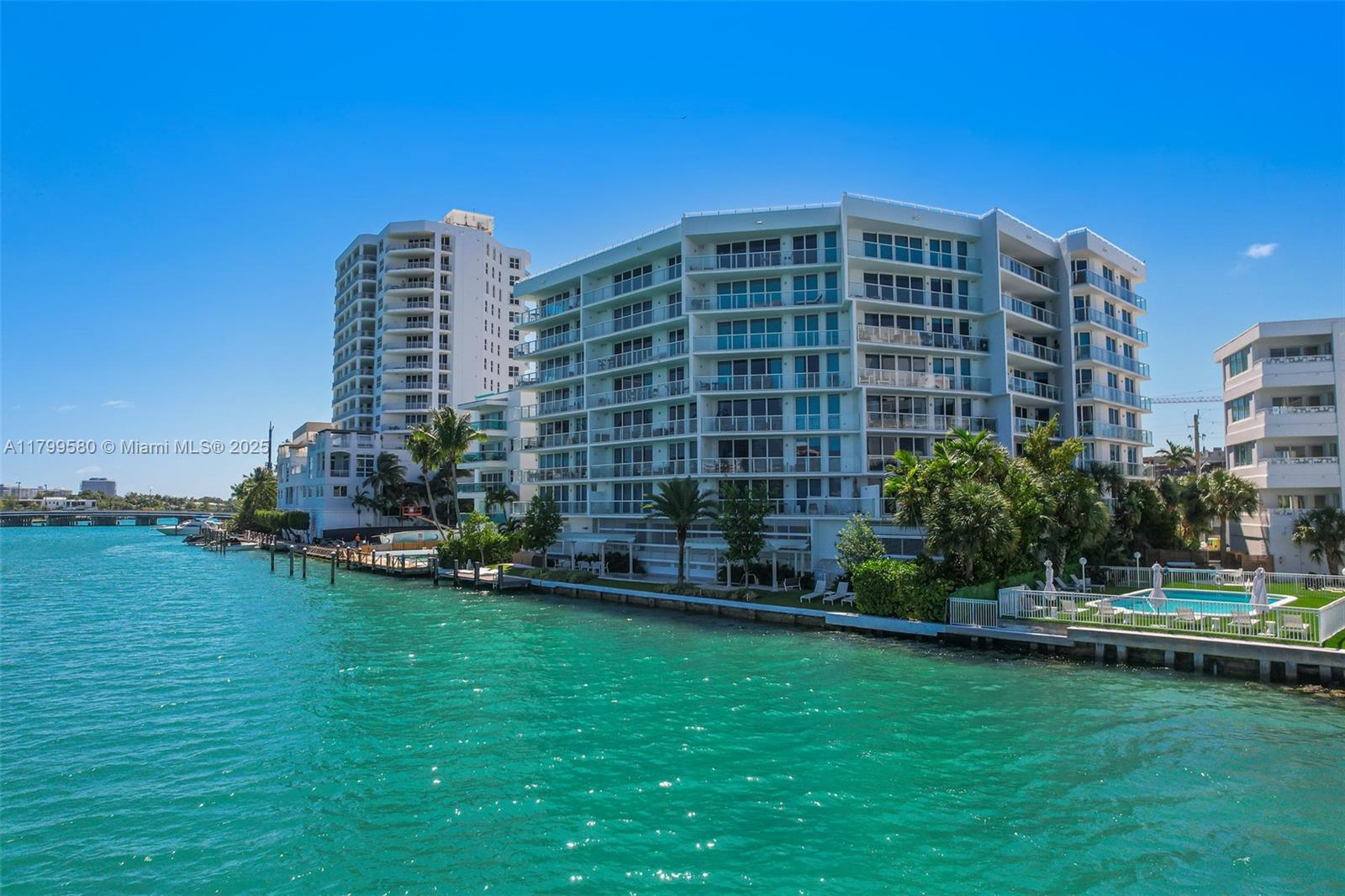 BAY HARBOUR ISLAND - Residential