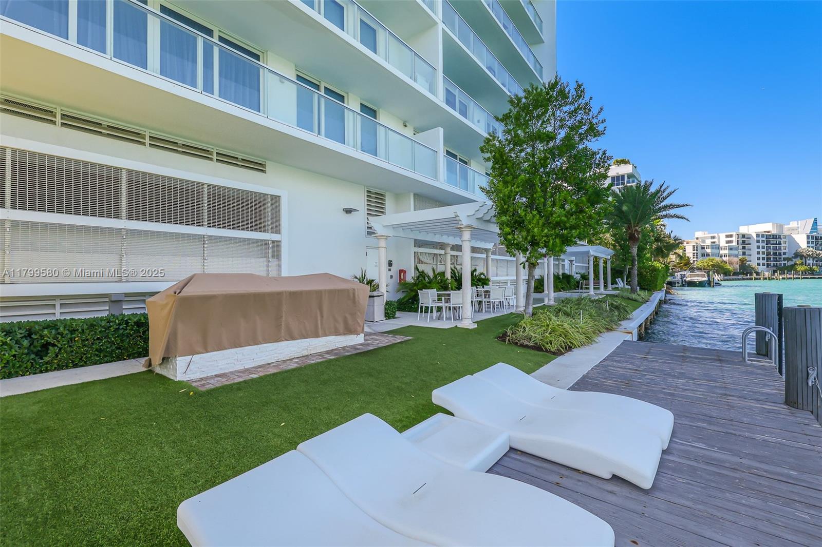 BAY HARBOUR ISLAND - Residential