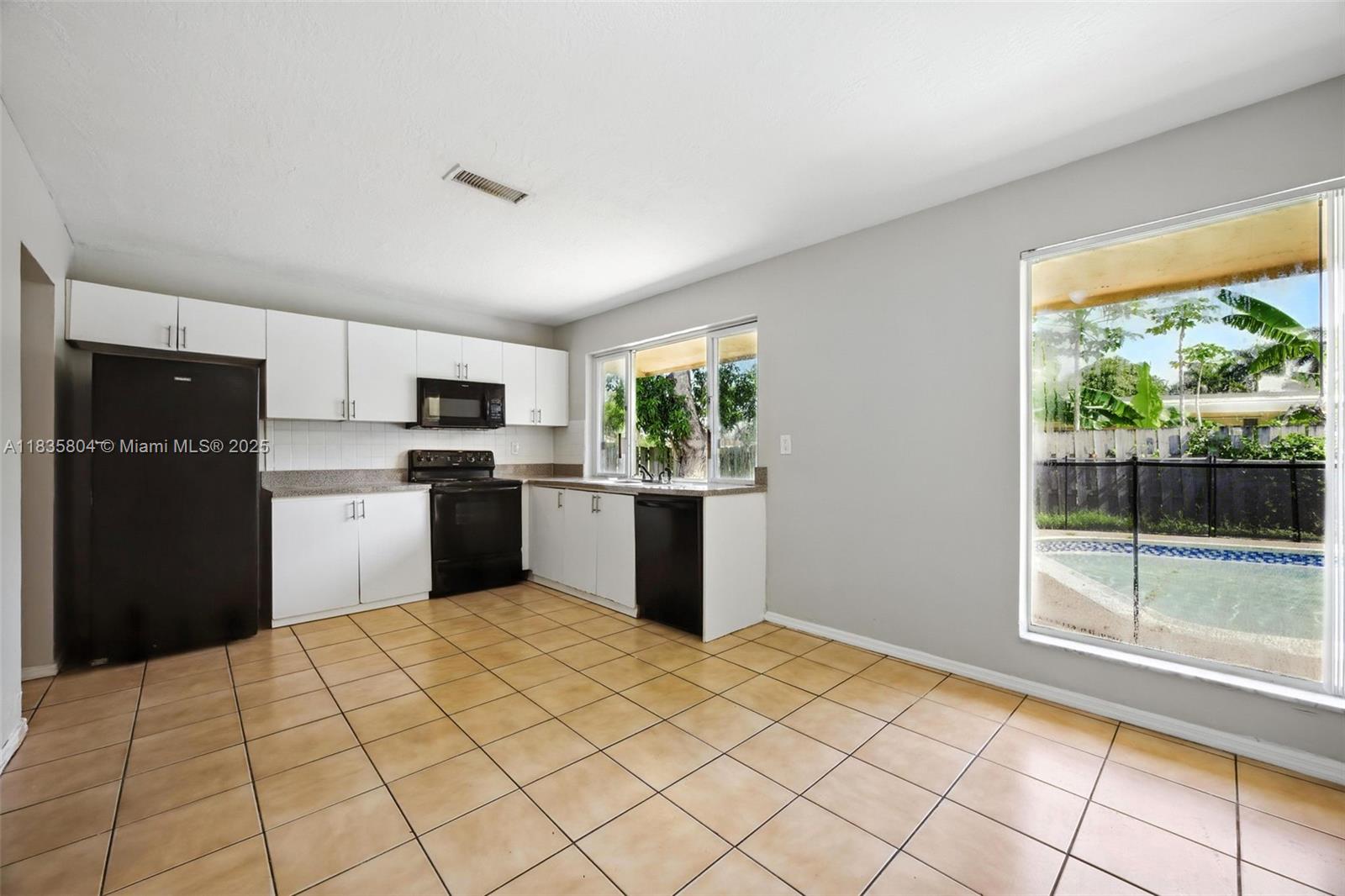 SUNRISE GOLF VILLAGE SEC - Residential