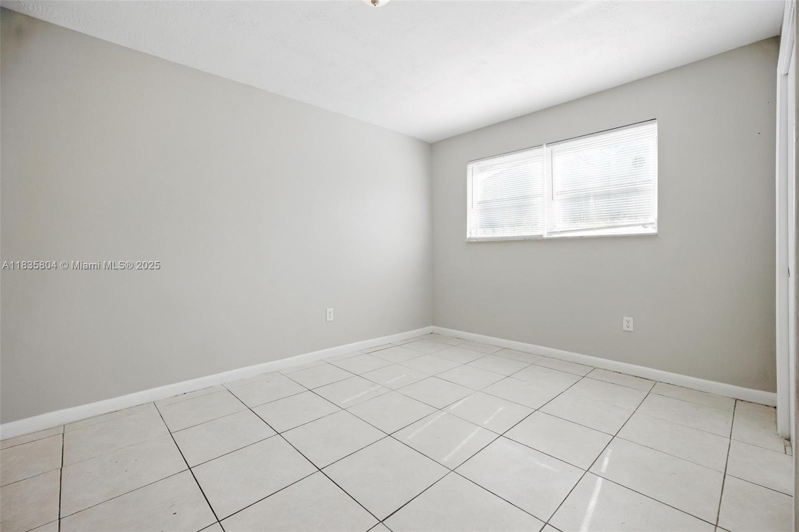 SUNRISE GOLF VILLAGE SEC - Residential