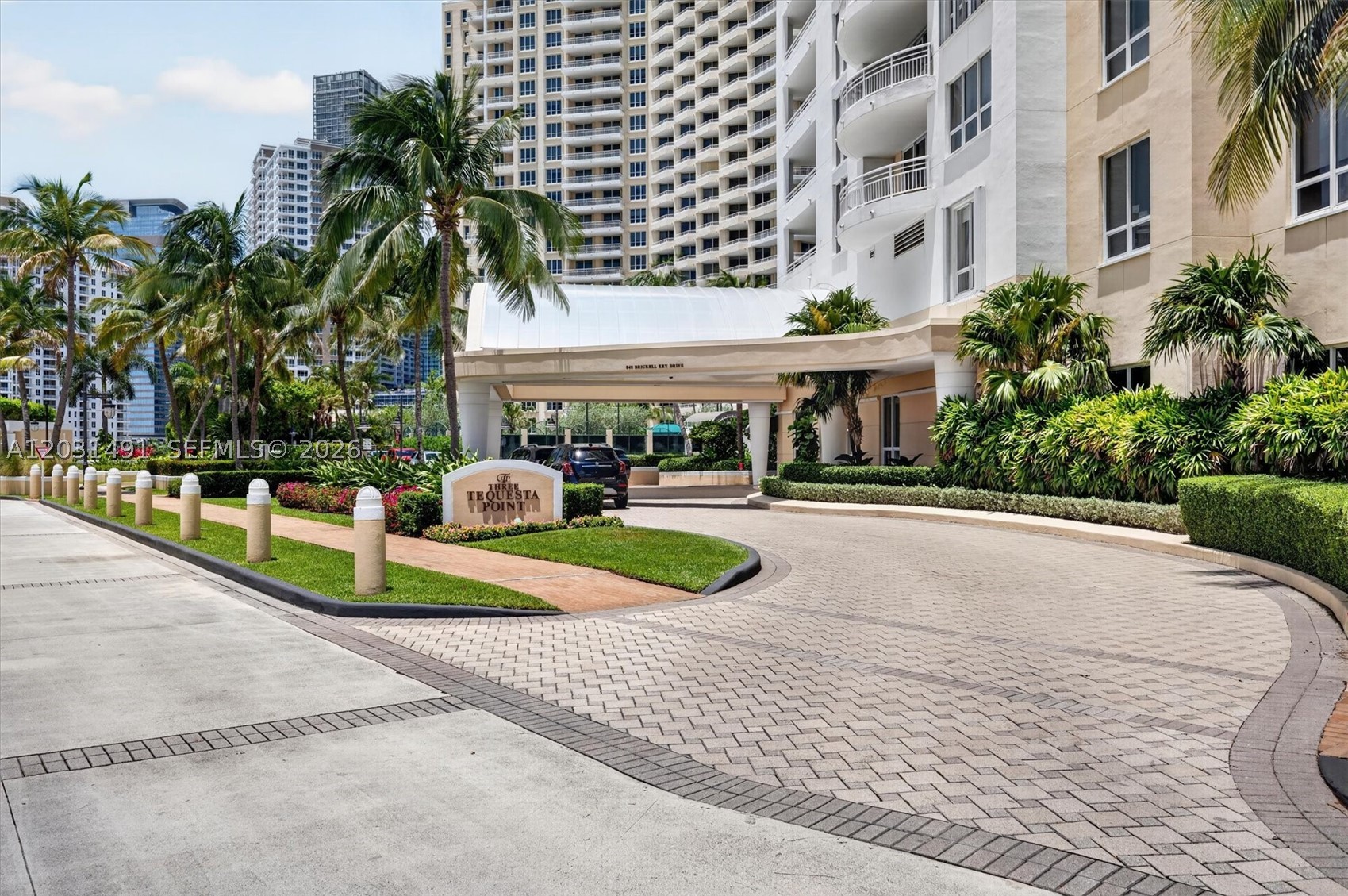 848 Brickell Key Dr 3402