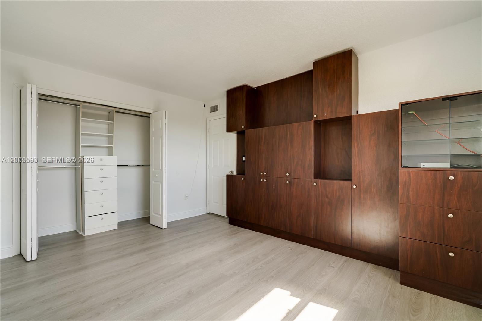 VISIONS AT FOUNTAINBLEAU P - Residential