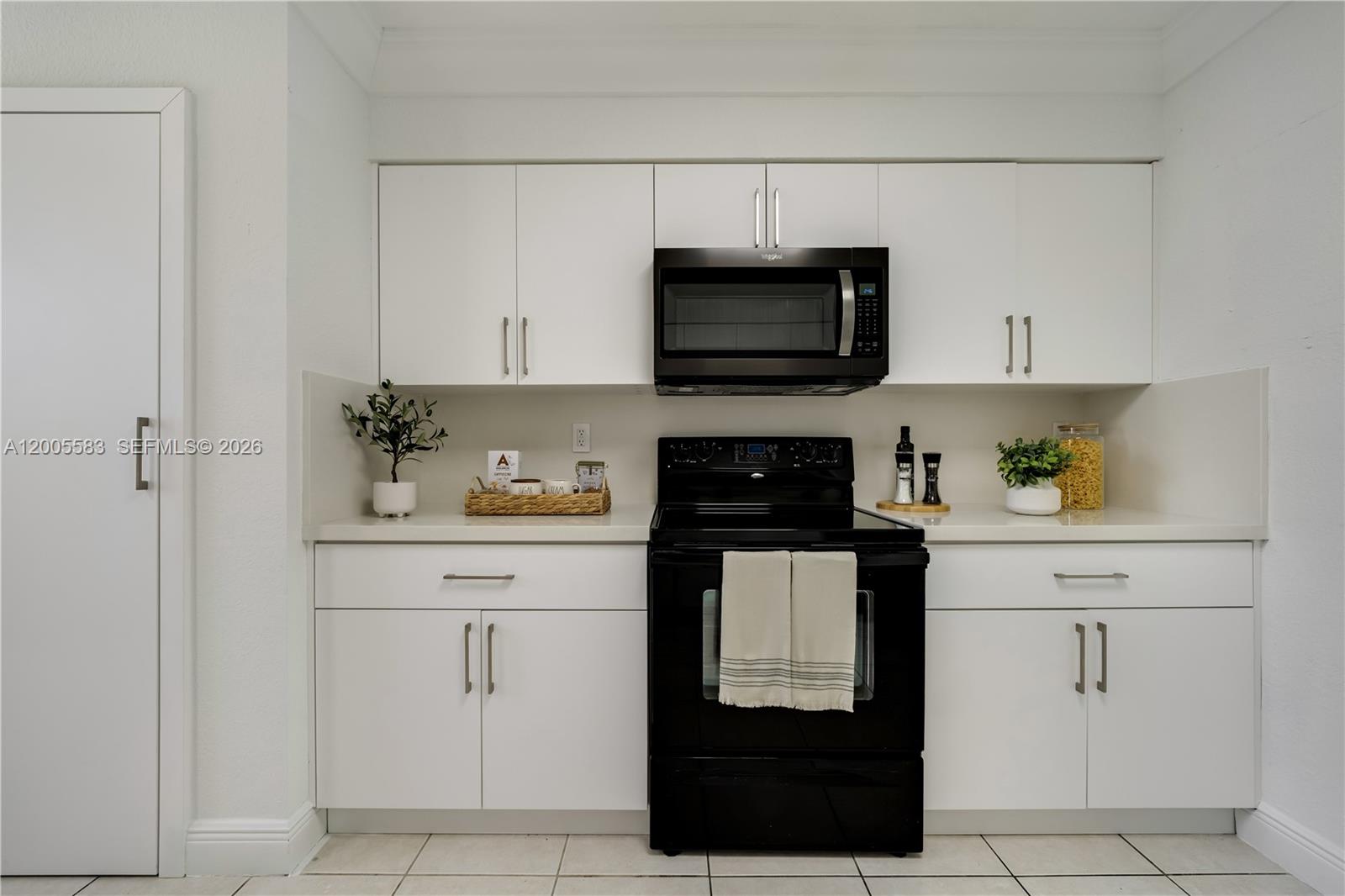 VISIONS AT FOUNTAINBLEAU P - Residential