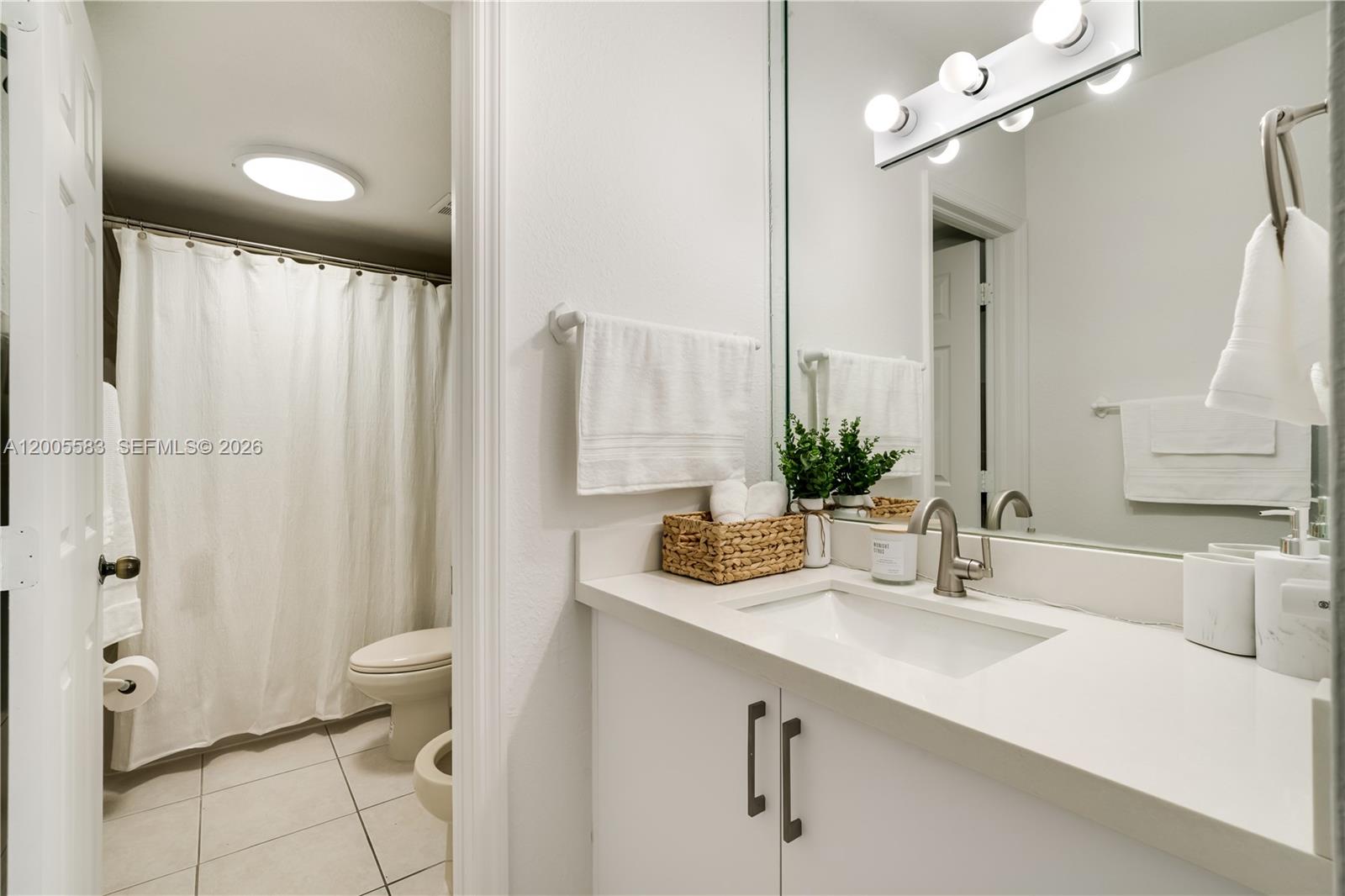 VISIONS AT FOUNTAINBLEAU P - Residential