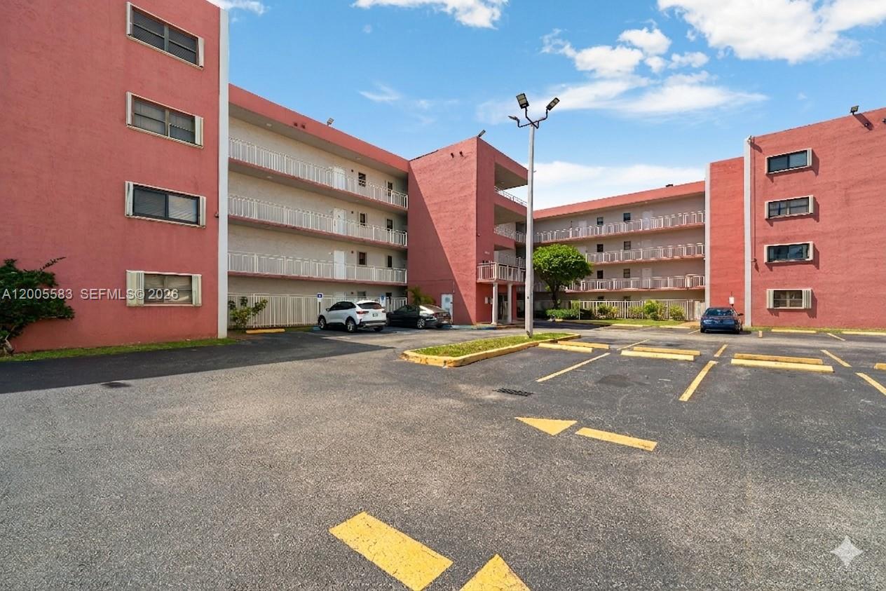 VISIONS AT FOUNTAINBLEAU P - Residential