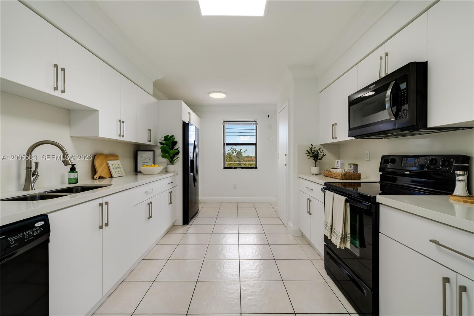 VISIONS AT FOUNTAINBLEAU P - Residential