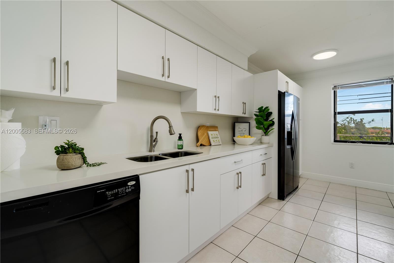 VISIONS AT FOUNTAINBLEAU P - Residential