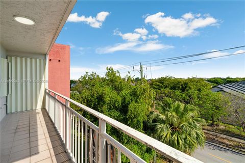 Tiny photo for 8401 NW 8 St #401, Miami, FL 33126 (MLS # A12005583)