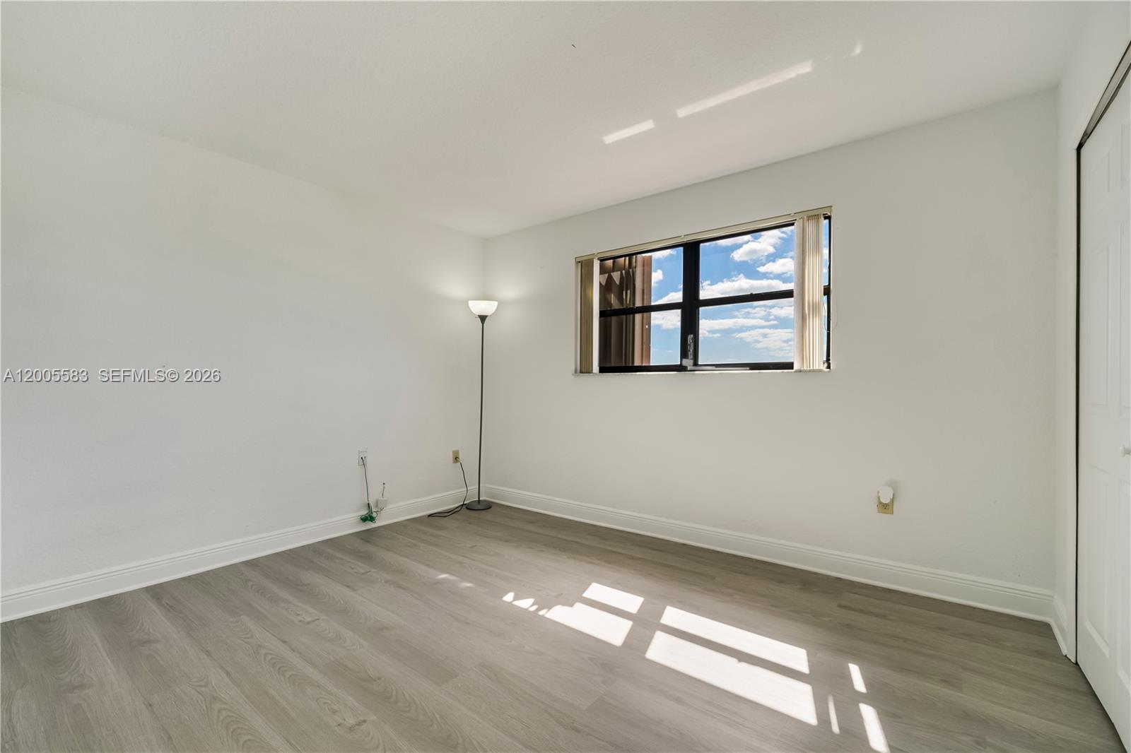 VISIONS AT FOUNTAINBLEAU P - Residential