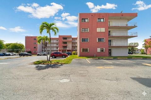 Tiny photo for 8401 NW 8 St #401, Miami, FL 33126 (MLS # A12005583)