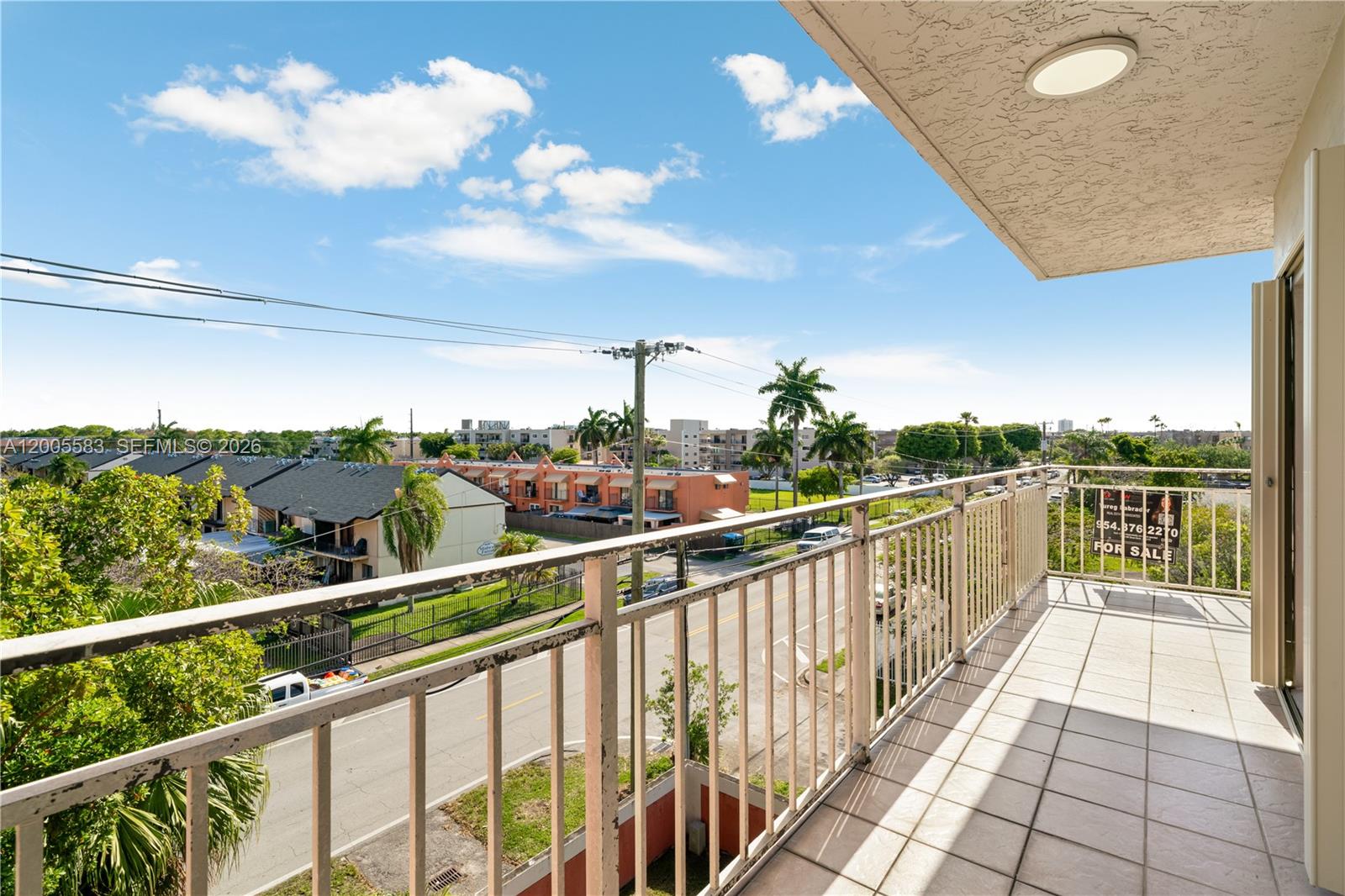 VISIONS AT FOUNTAINBLEAU P - Residential