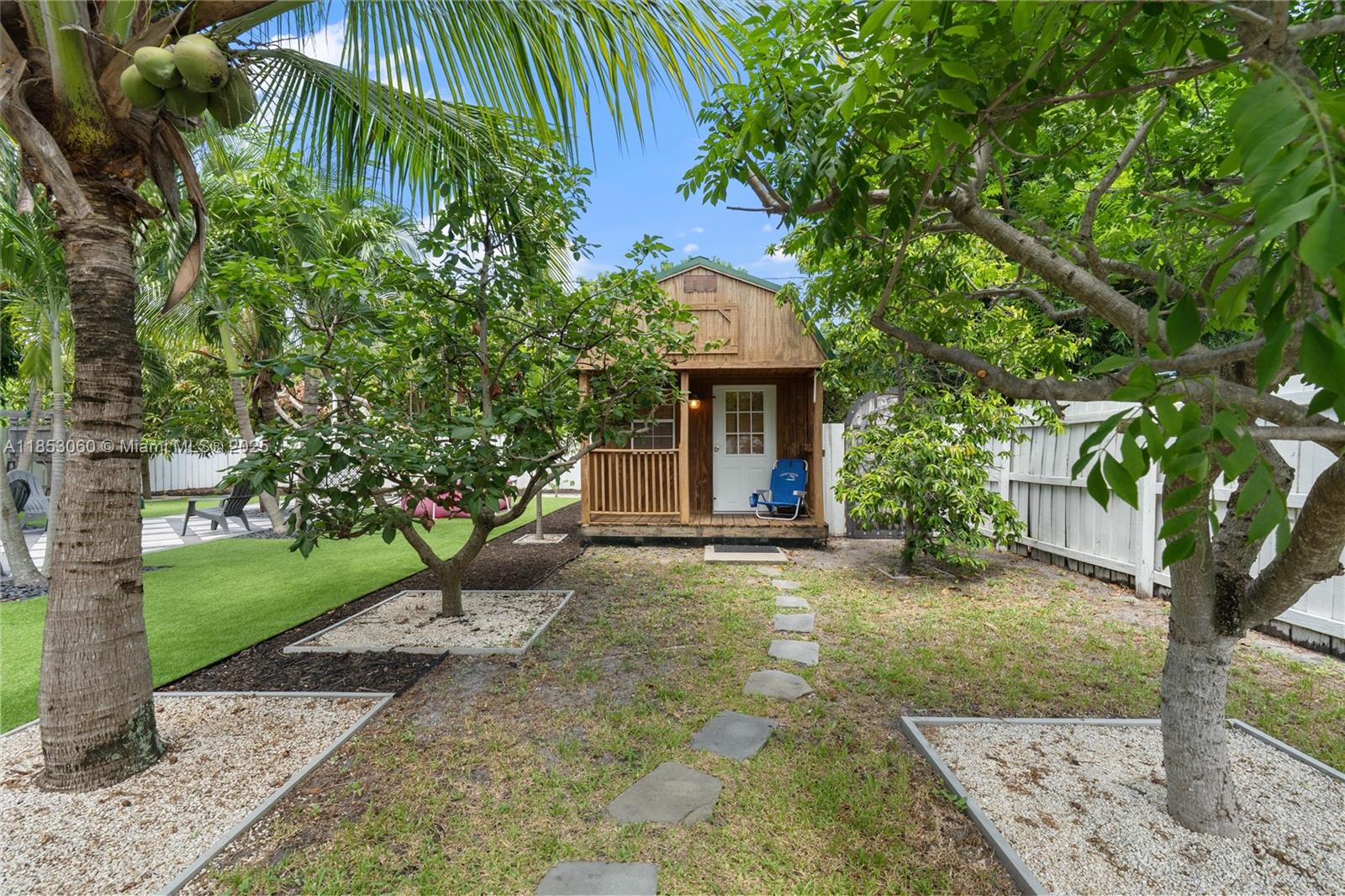 LAKE OSBORNE PARK - Residential