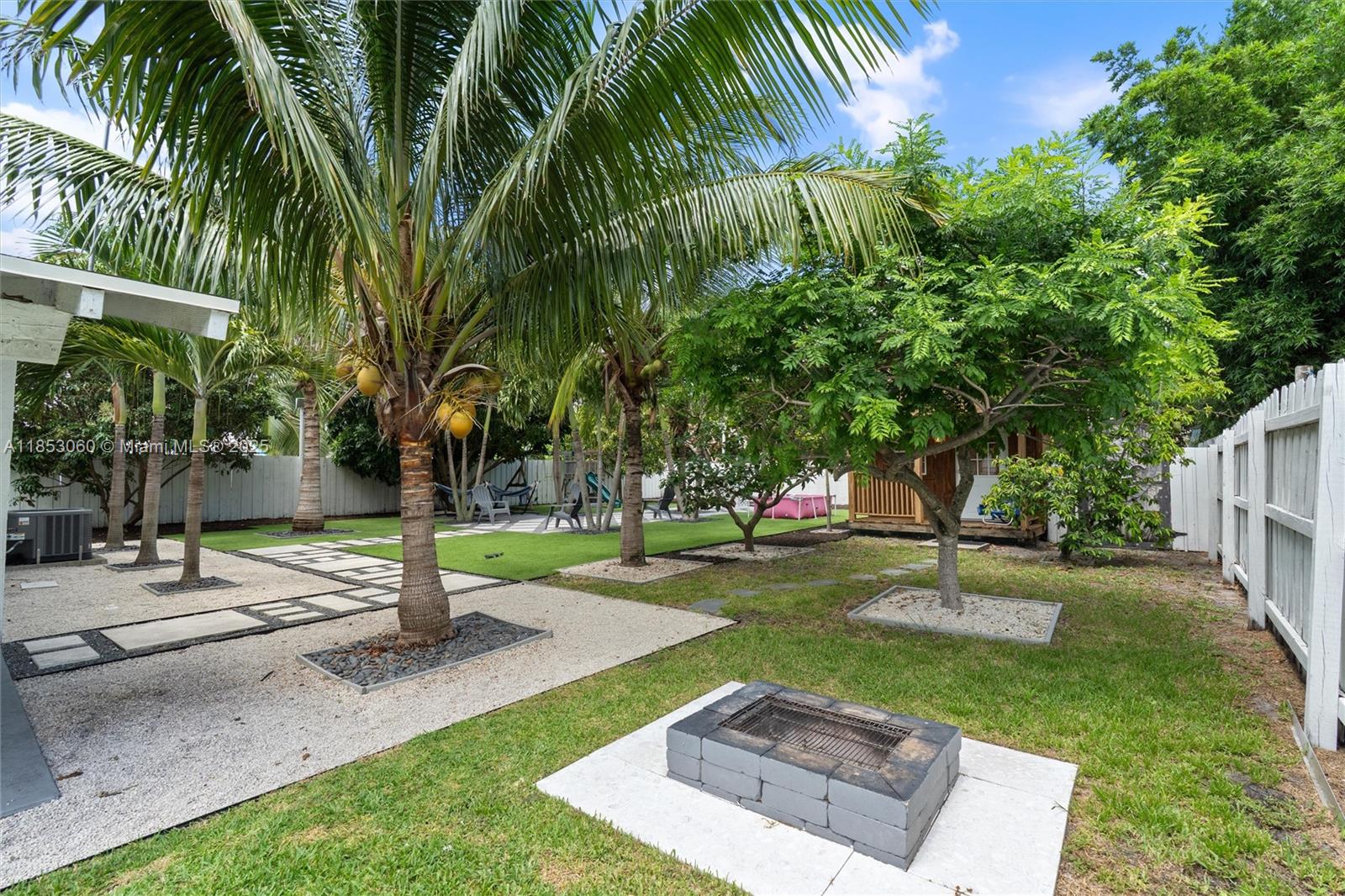 LAKE OSBORNE PARK - Residential