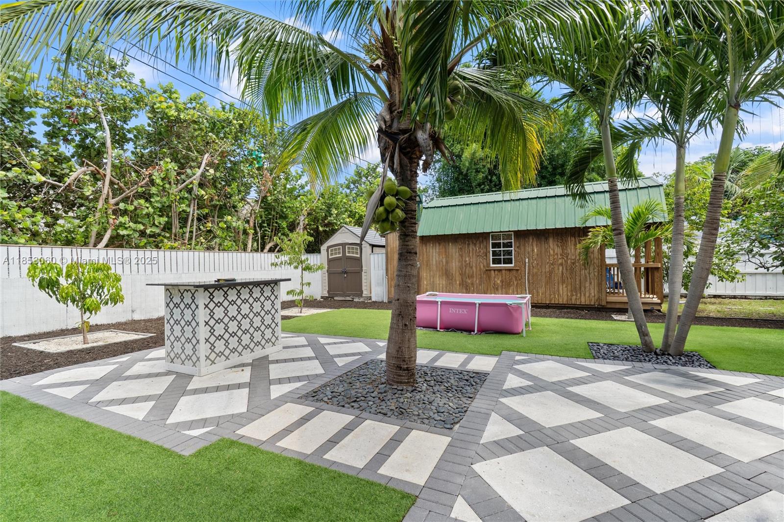 LAKE OSBORNE PARK - Residential