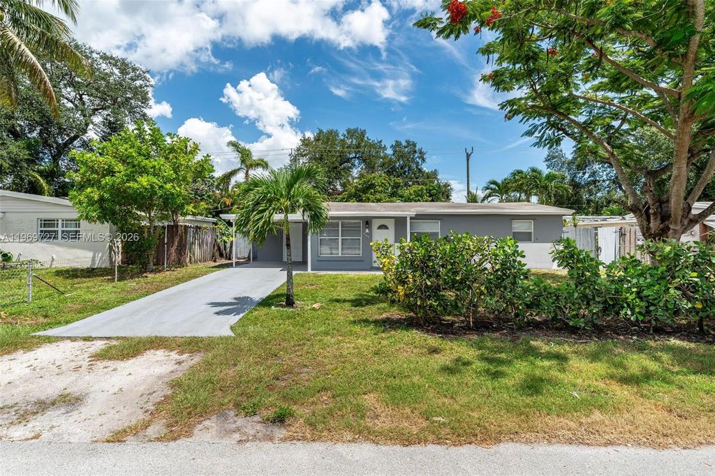 Photo of 5615 Simms St, Hollywood, FL 33021 (MLS # A11969727)