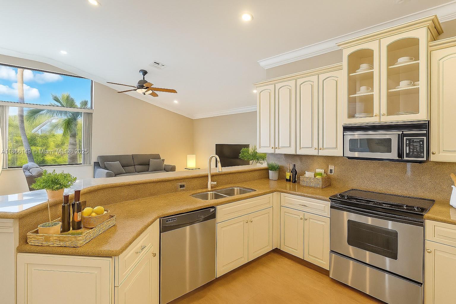 COUNTRY ISLES - Residential