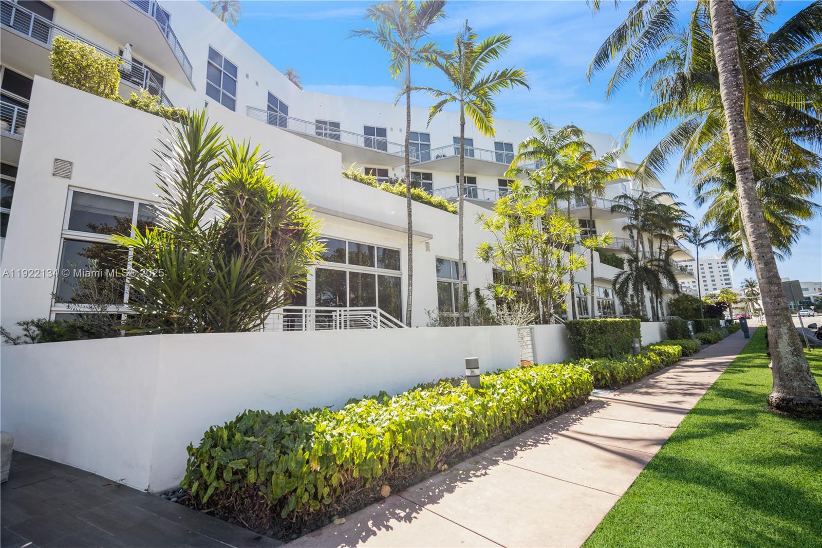 THE MERIDIAN CONDO - Residential