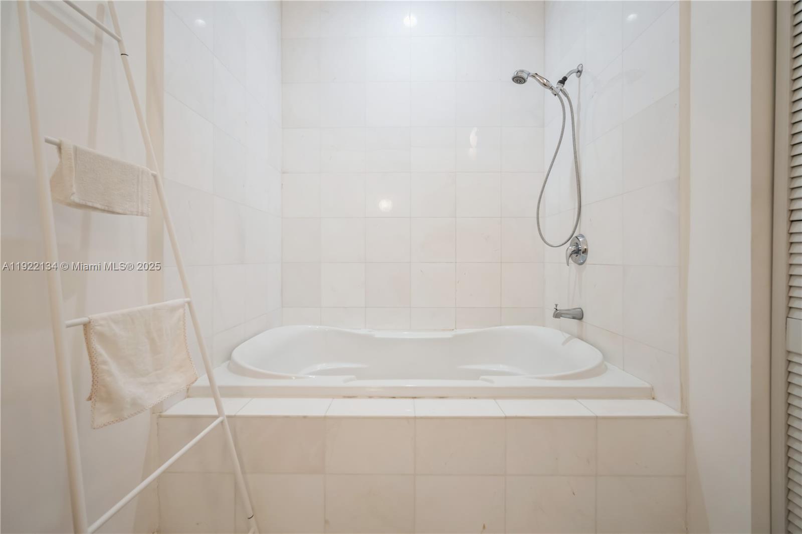 THE MERIDIAN CONDO - Residential