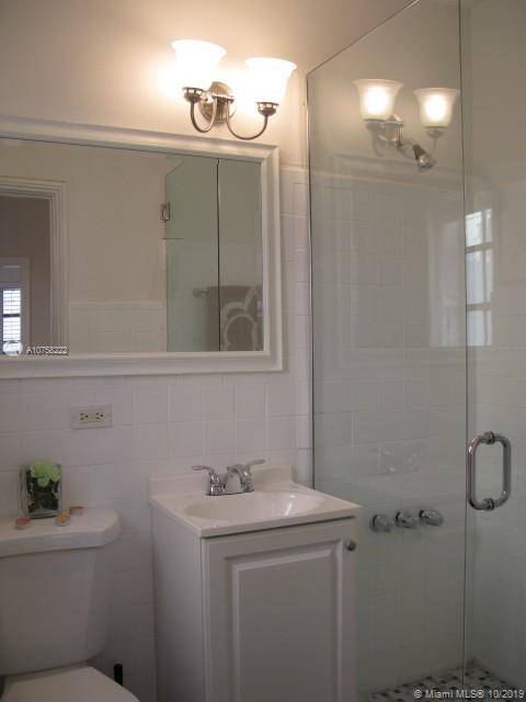 THE VINTAGE EAST CONDO - Residential Lease