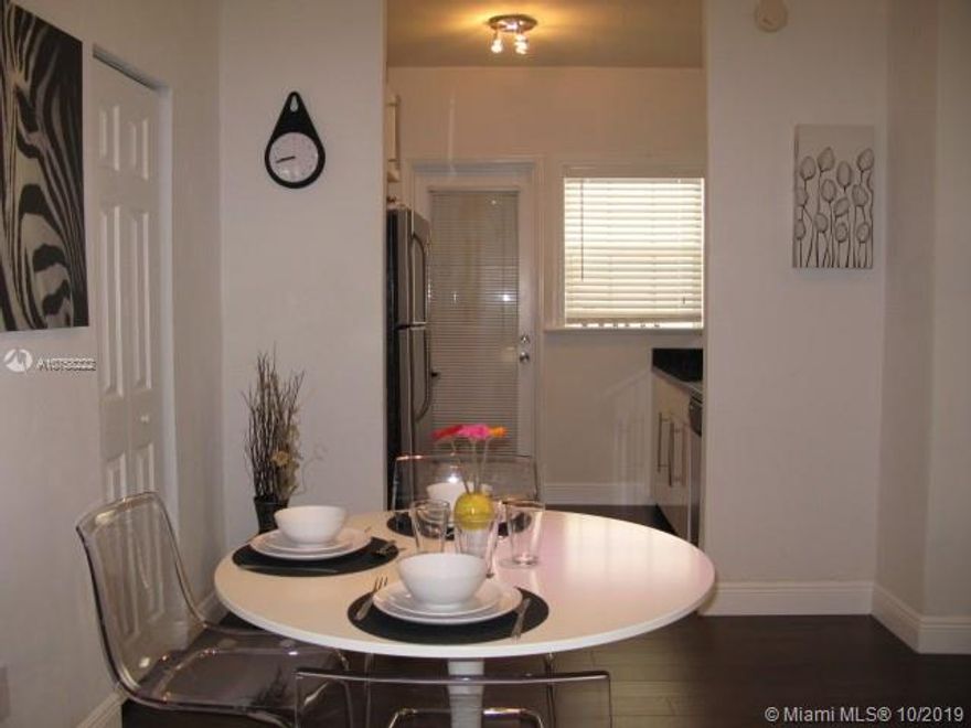 Great unit with wood floors,2 bathrooms and 2 bedrooms. For rent completely furnished with queen beds in bedrooms. Washer and dryer in the unit. LCD high definition 42 inches tv. Great unit to live.Don't miss it. Easy to show. UNIT COMES FULLY FURNISHED. ONLY YEARLY RENTALS.