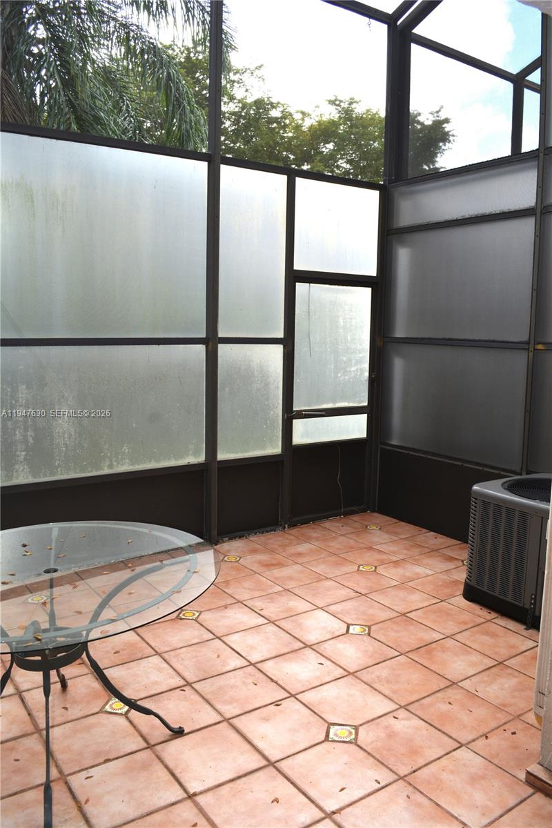 THE VILLAS OF AMBERWOOD I - Residential