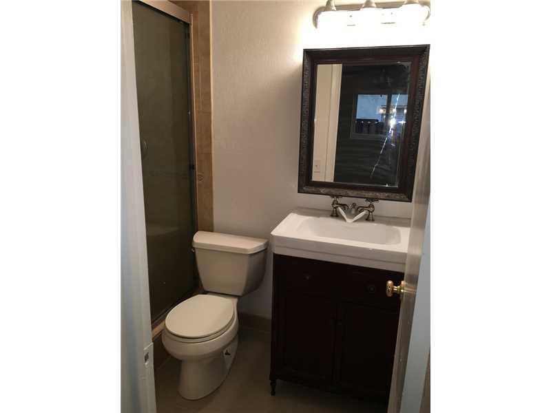 DANIA HIGHLANDS 87-1 B - Residential