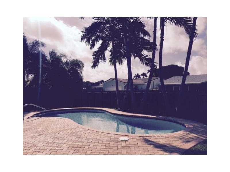 DANIA HIGHLANDS 87-1 B - Residential