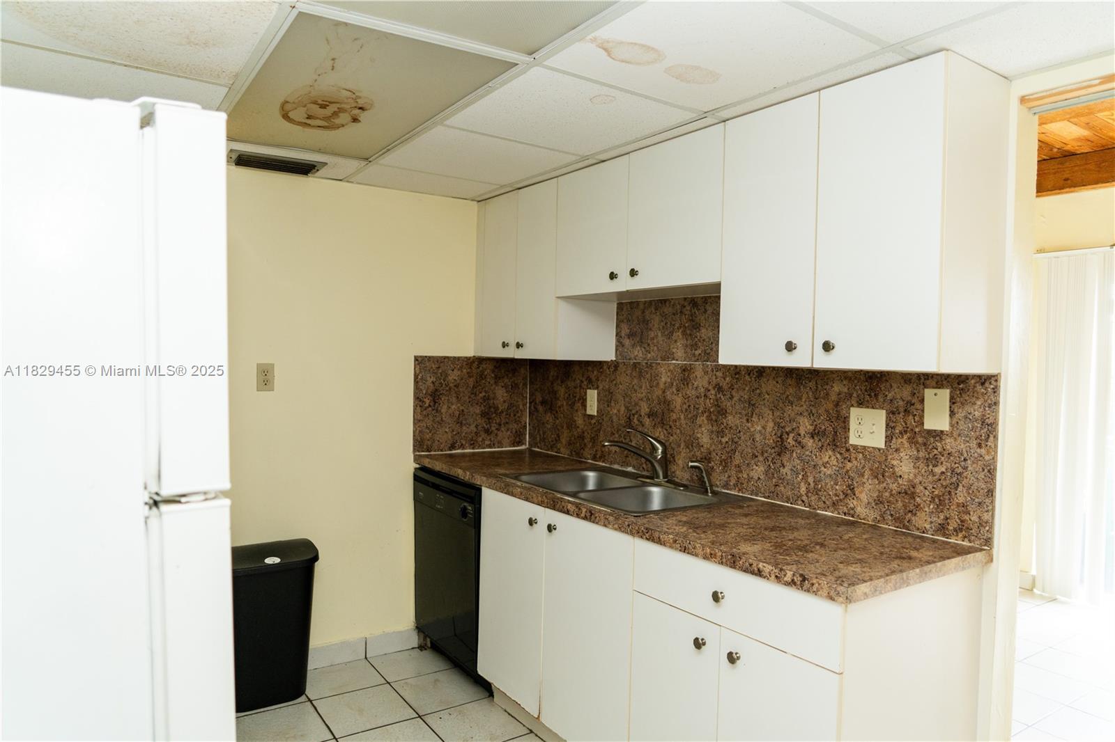 3719 Riverside Dr 3719, Coral Springs, FL, 33065/$320,000 4 3719 Riverside Dr 3719