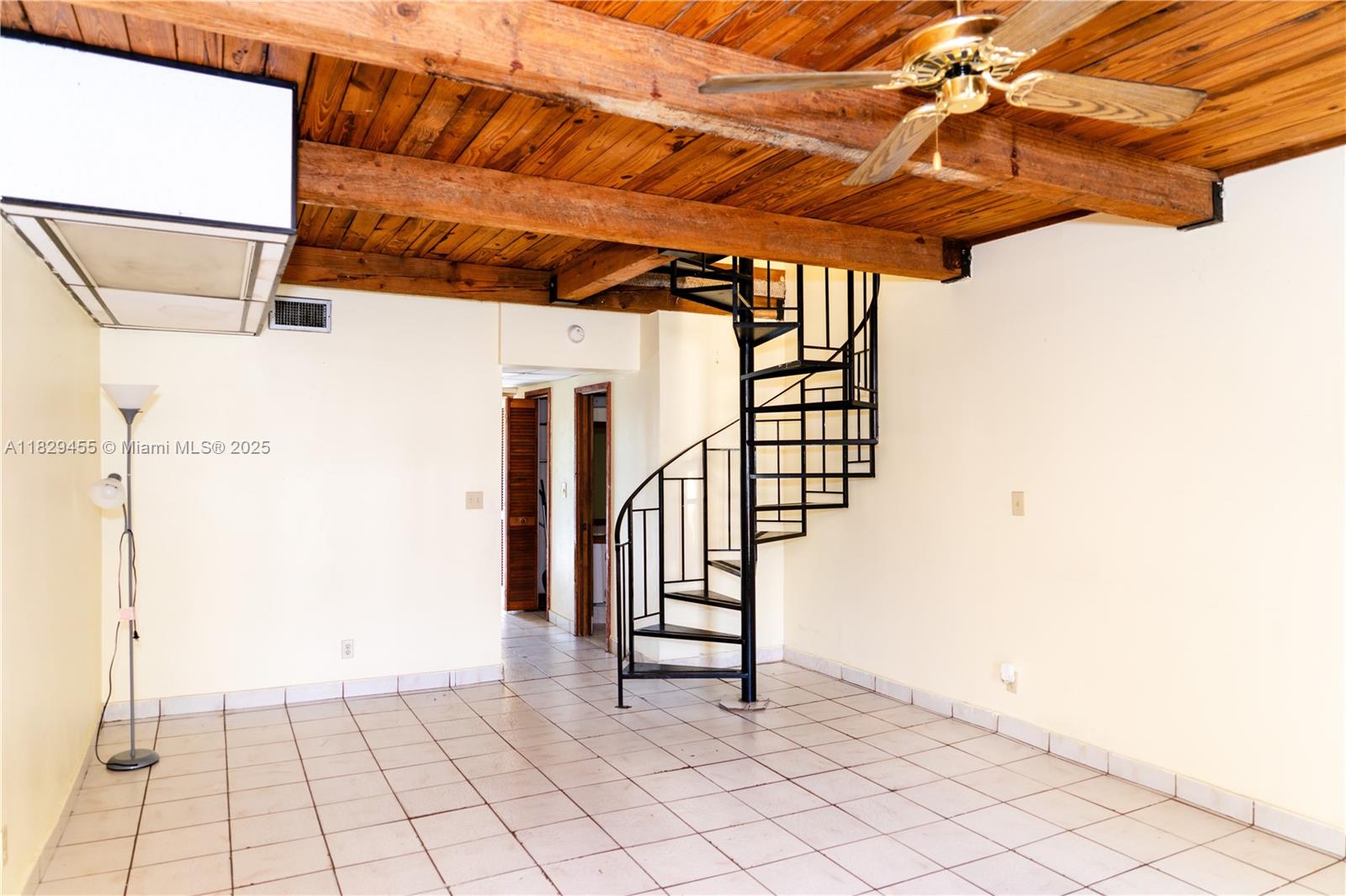 3719 Riverside Dr 3719, Coral Springs, FL, 33065/$320,000 2 3719 Riverside Dr 3719
