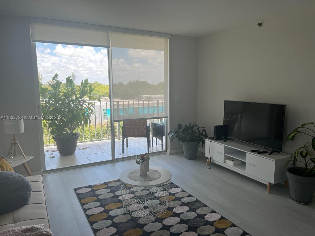NIRVANA CONDO NO FIVE CON - Residential