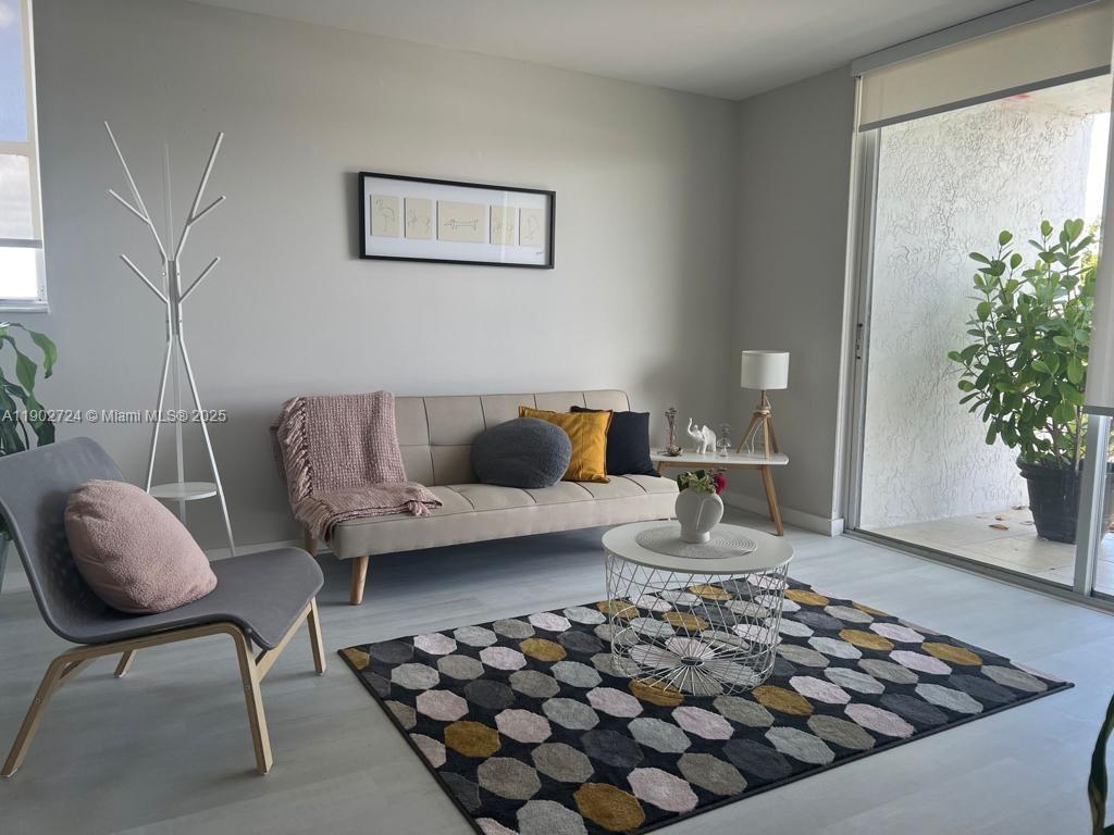 NIRVANA CONDO NO FIVE CON - Residential