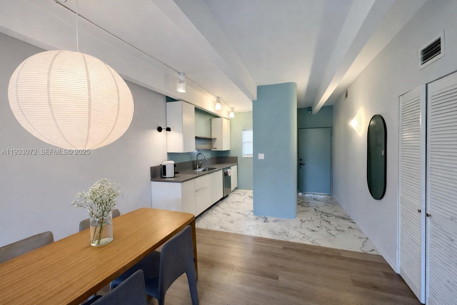 JEFFERSON VILLAS CONDO - Residential Lease