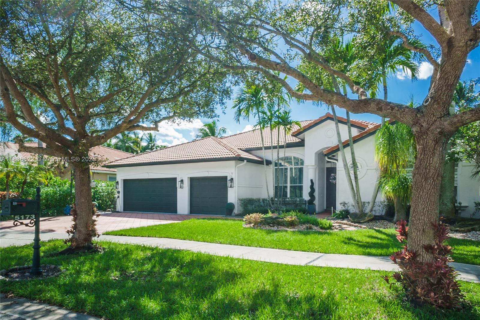 5173 Lakewood Dr