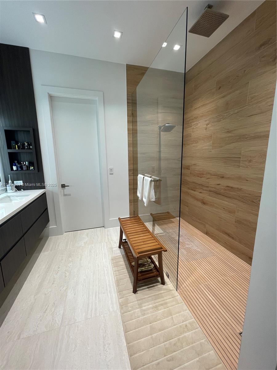 CORAL GABLES RIVIERA SEC - Residential