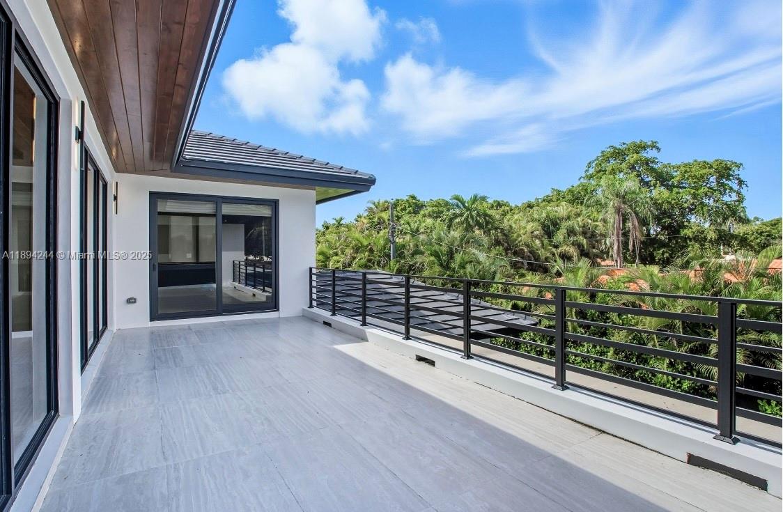 CORAL GABLES RIVIERA SEC - Residential