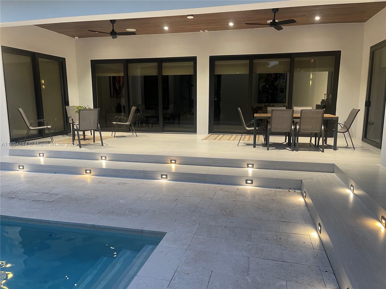 CORAL GABLES RIVIERA SEC - Residential