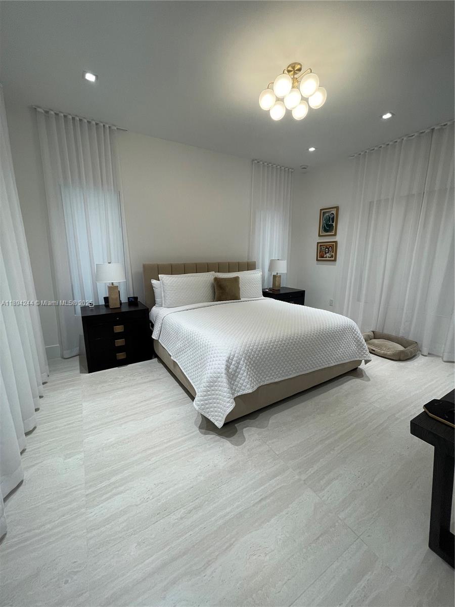 CORAL GABLES RIVIERA SEC - Residential