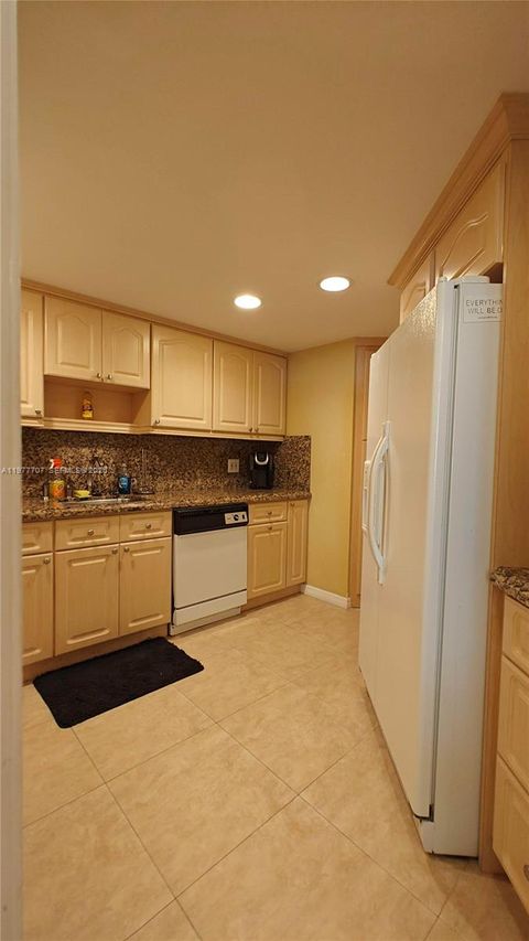 Tiny photo for 825 Brickell Bay Dr #841, Miami, FL 33131 (MLS # A11977707)