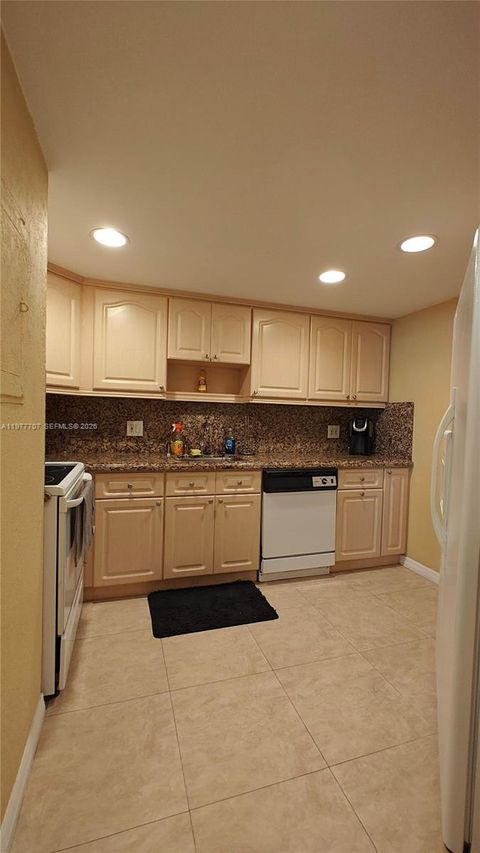 Tiny photo for 825 Brickell Bay Dr #841, Miami, FL 33131 (MLS # A11977707)