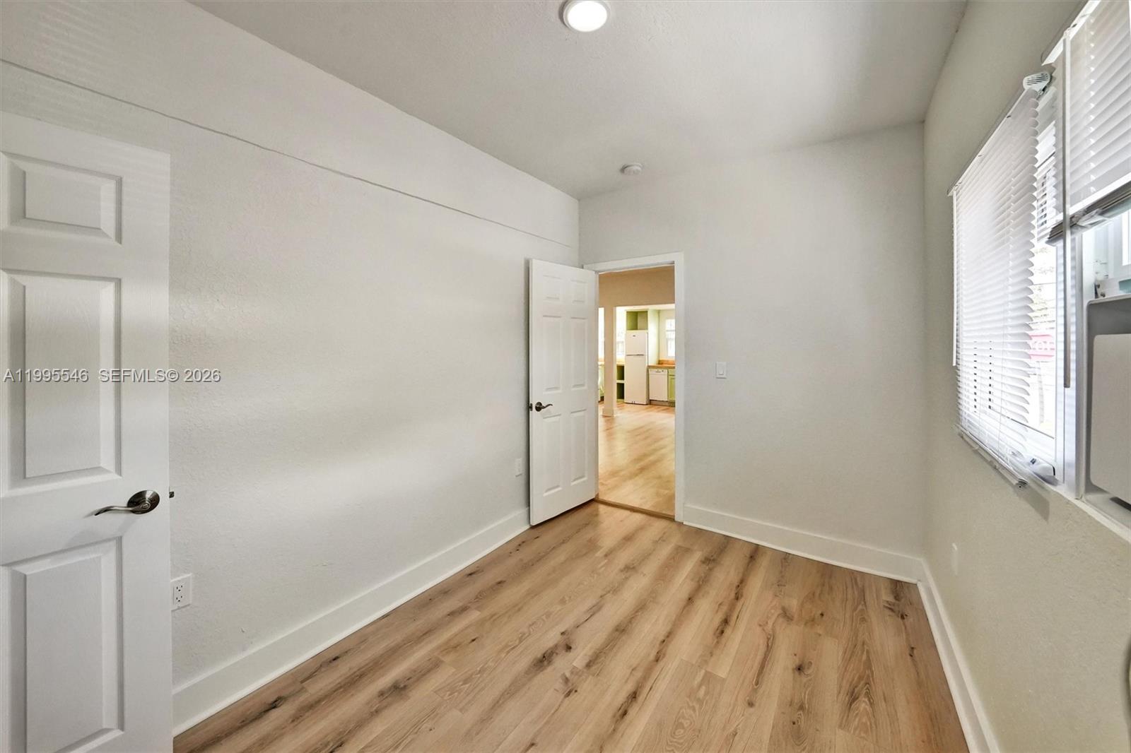 LAWRENCE ESTATES LAND COS - Residential Lease