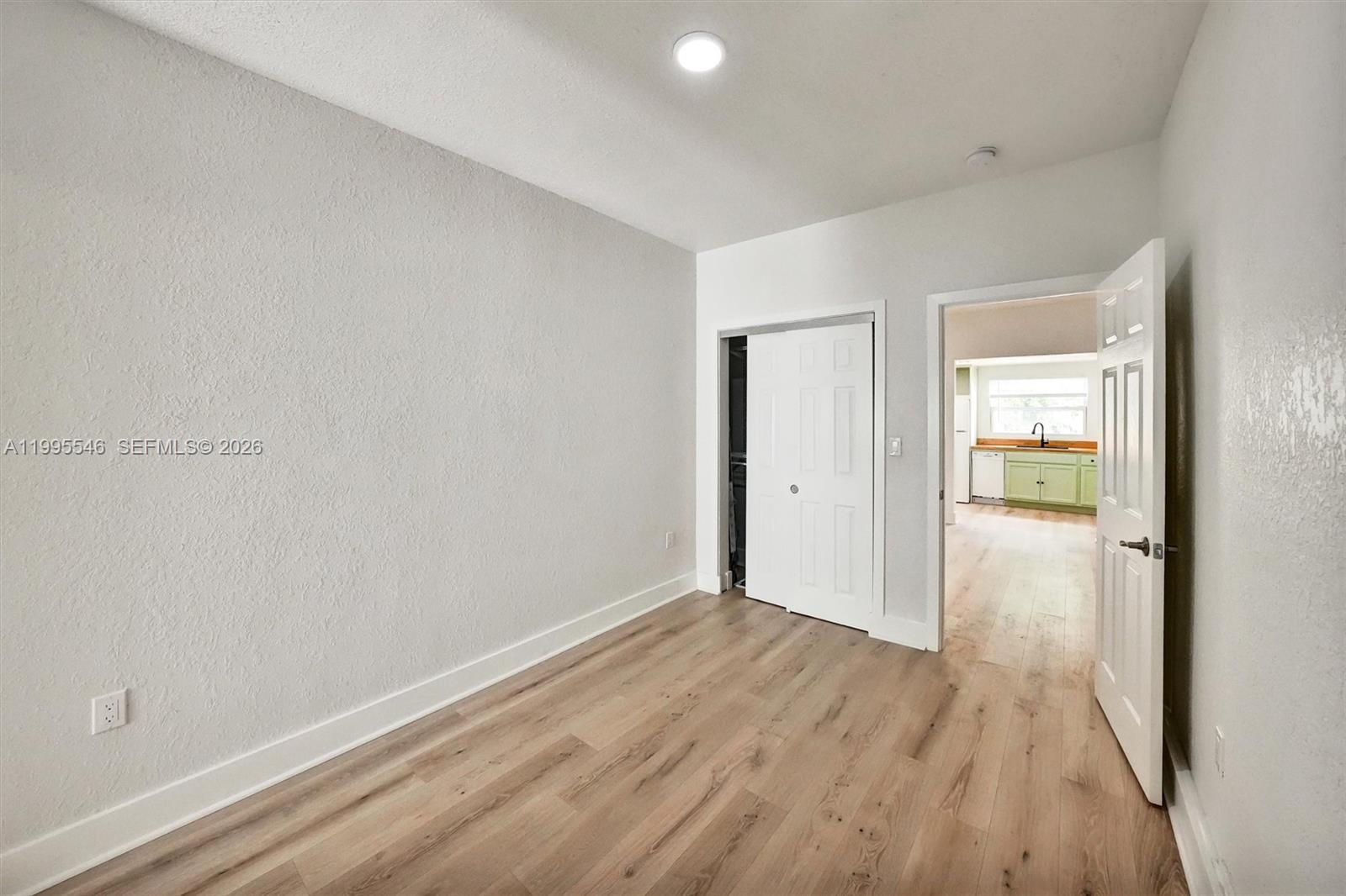 LAWRENCE ESTATES LAND COS - Residential Lease