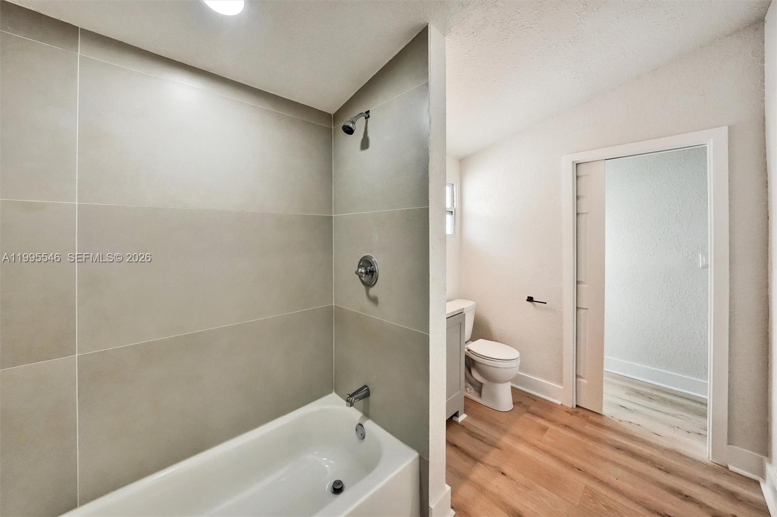 LAWRENCE ESTATES LAND COS - Residential Lease