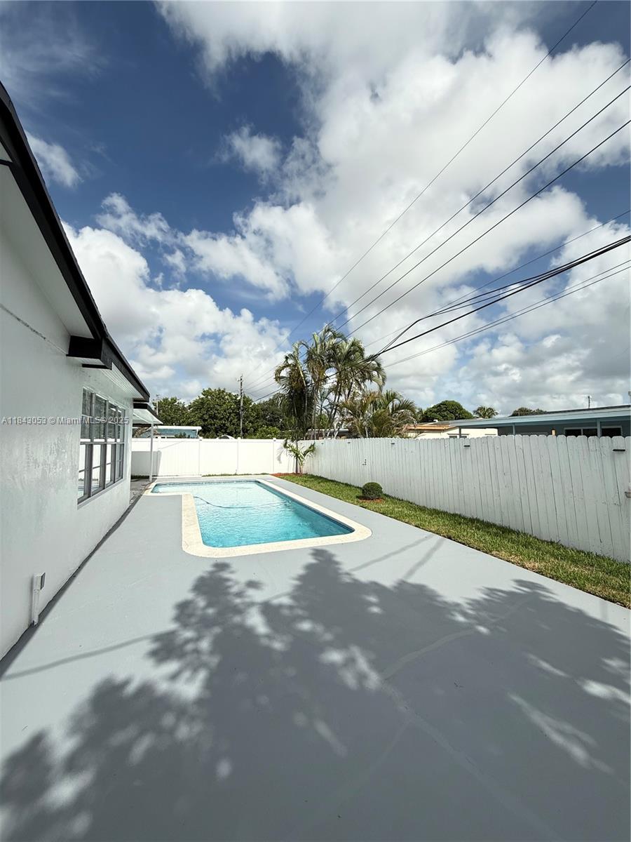 7321 Coral Blvd, Miramar, FL, 33023/$605,000 1 7321 Coral Blvd