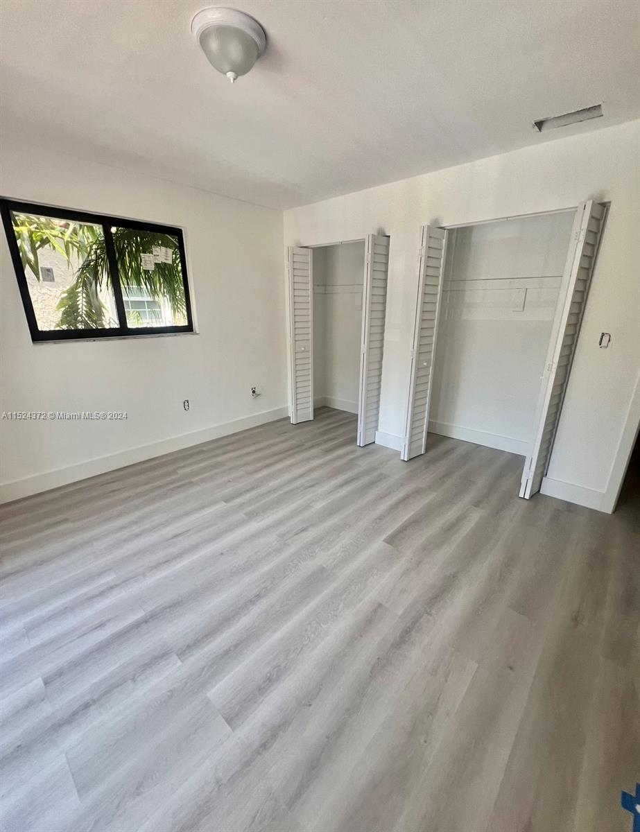 SPANISH COURT - Residential Lease