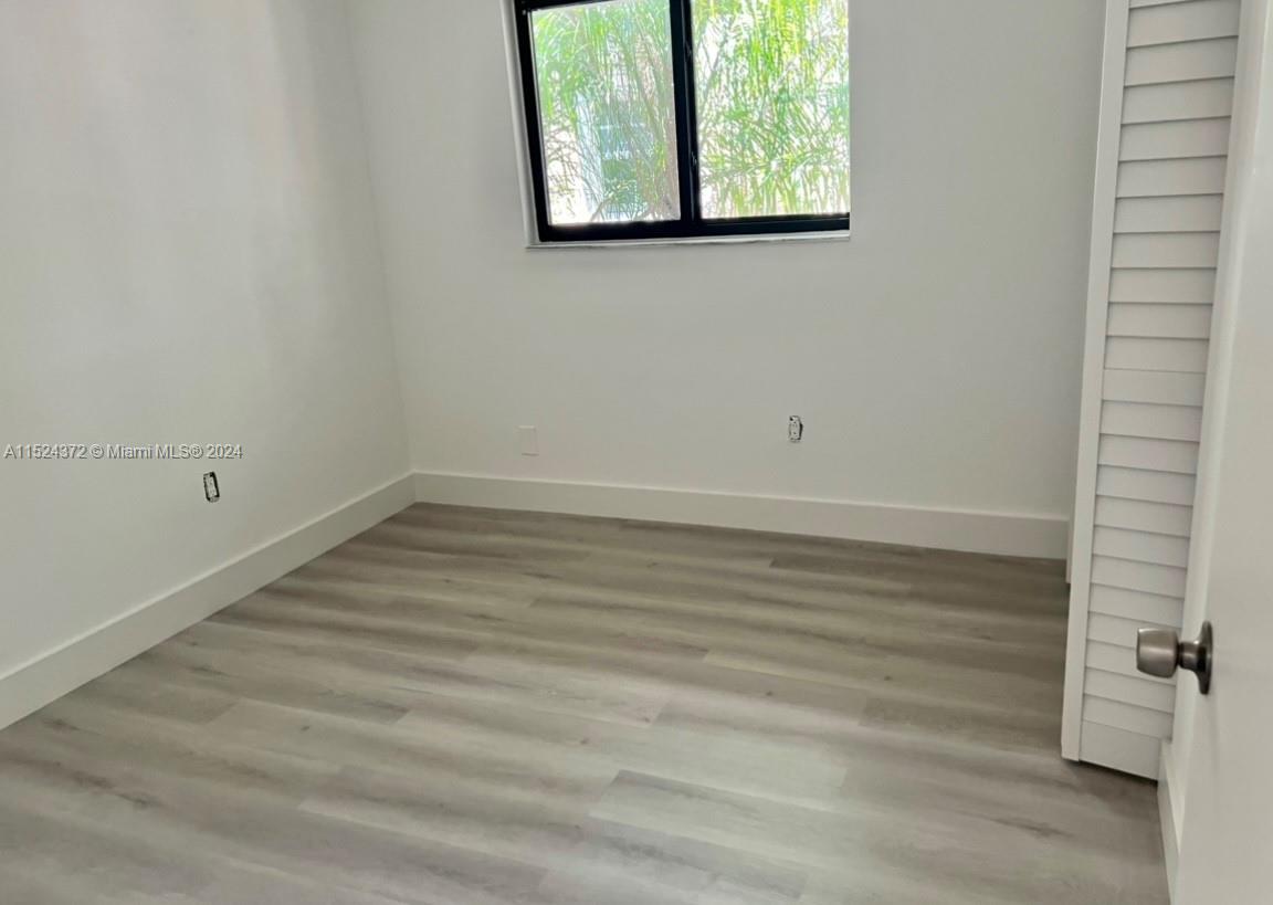 SPANISH COURT - Residential Lease