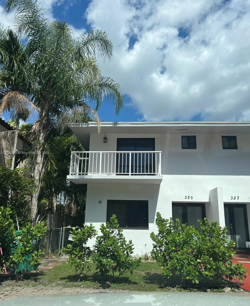 BEAUTIFUL FULLY RENOVATED 3 BEDROOMS 2AND 1/2 BATH. 2 STORY TOWNHOUSE IN CORAL GABLES. THIS IS A GABLES GEM. BIG LUSH RELAXING PATIO   CLOSE TO GIRALDA RESTAURANTS AND SHOPS. PLEASE NOTE THAT TAX ROLL SHOWS 3995 SW 15 ST. MENORES ST IS ALSO AKA 15 ST.