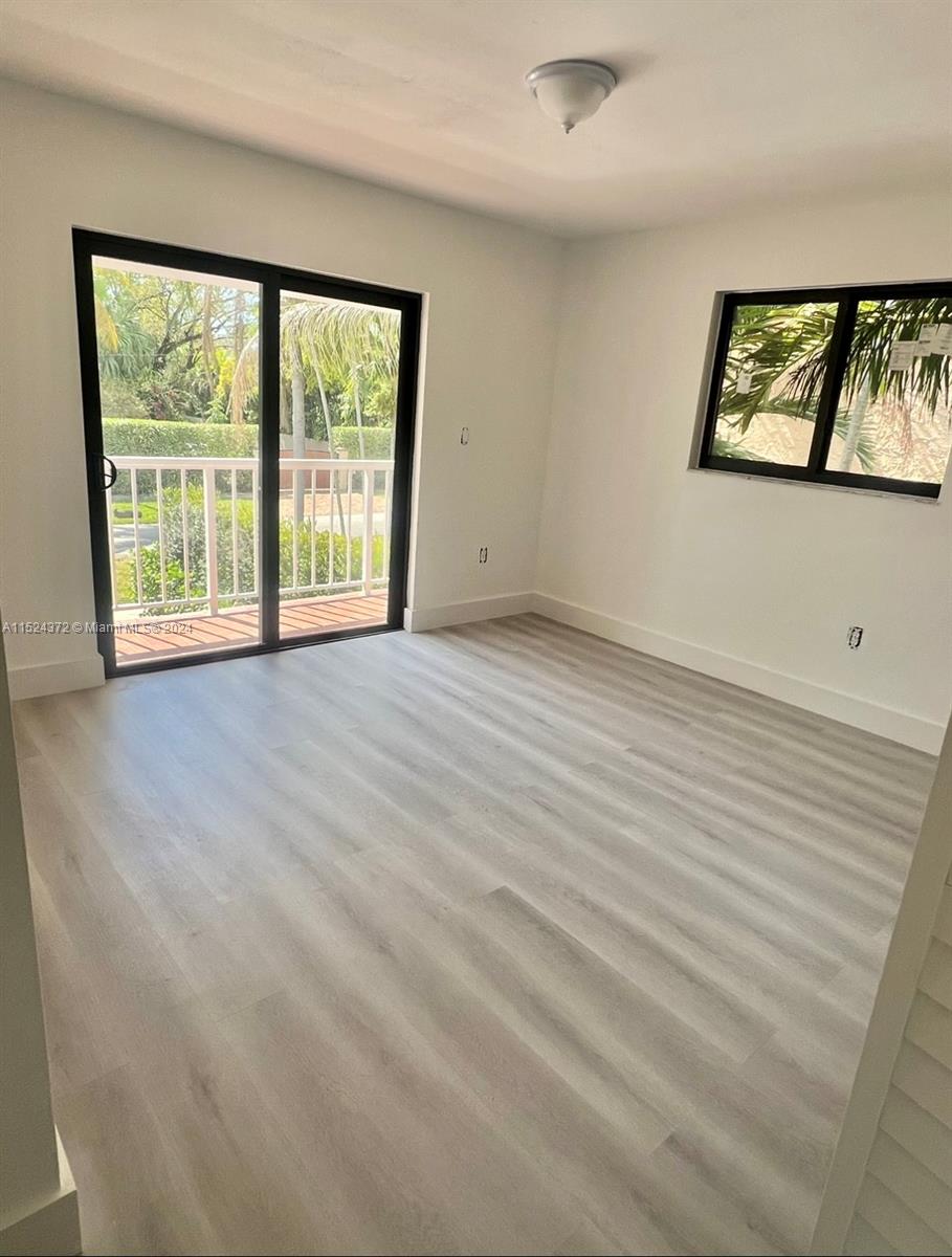 SPANISH COURT - Residential Lease