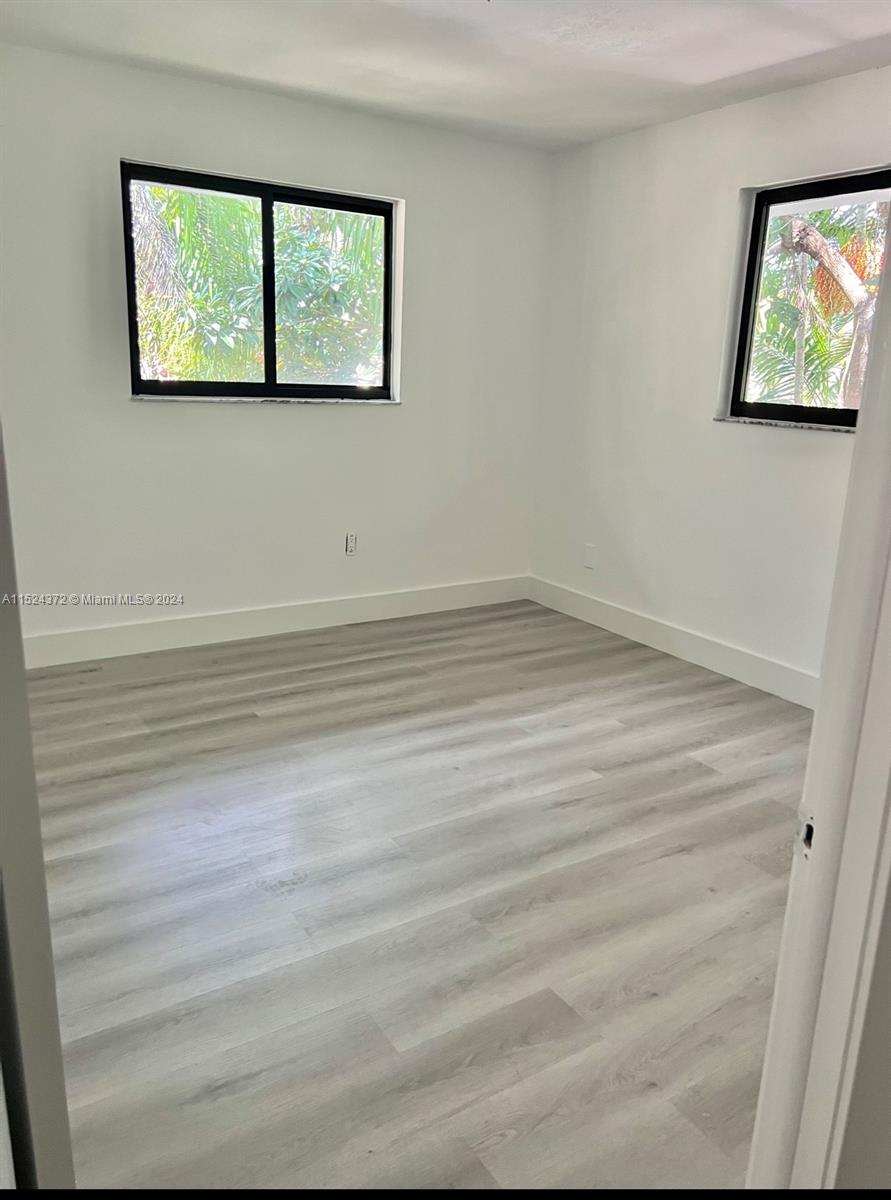 SPANISH COURT - Residential Lease